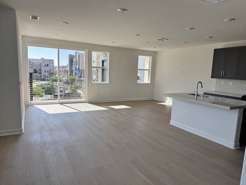 14107 Angelite Wy in San Diego, CA - Foto de edificio