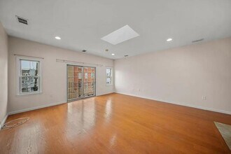 41 Wright Ave in Jersey City, NJ - Building Photo - Building Photo