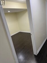 28 Frampton Rd in Brampton, ON - Building Photo - Building Photo