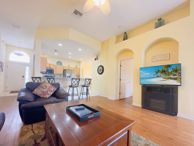137 Minniehaha Cir in Haines City, FL - Building Photo - Building Photo