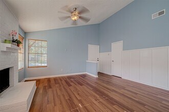 14018 Blue Falls Dr in Sugar Land, TX - Building Photo - Building Photo