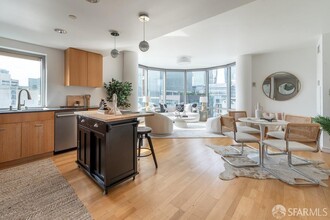 333 1st St in San Francisco, CA - Building Photo - Building Photo