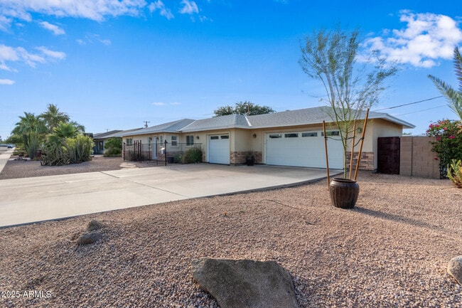 6744 E Holly St in Scottsdale, AZ - Building Photo - Building Photo