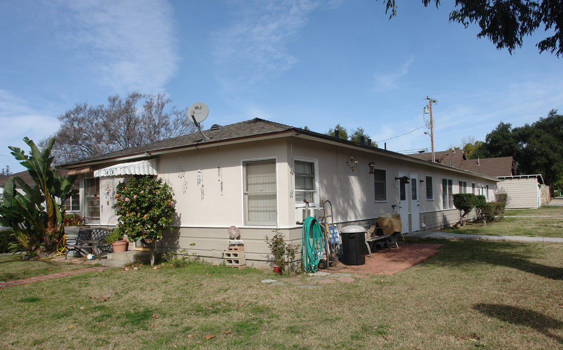 143 E 1st St in San Dimas, CA - Building Photo