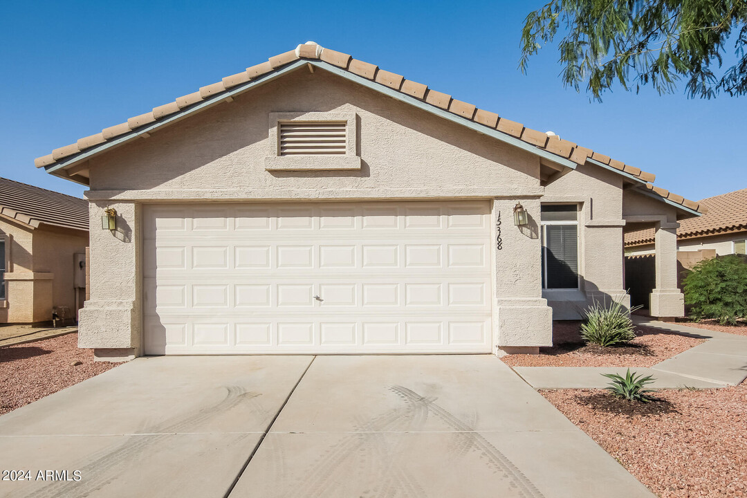 15368 W Gelding Dr in Surprise, AZ - Building Photo