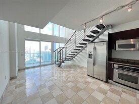 41 SE 5th St, Unit 2211 in Miami, FL - Building Photo