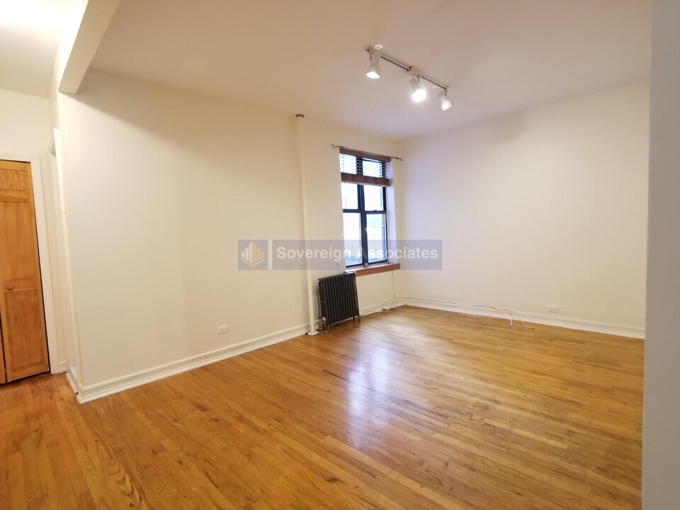 86 Haven Ave in New York, NY - Building Photo
