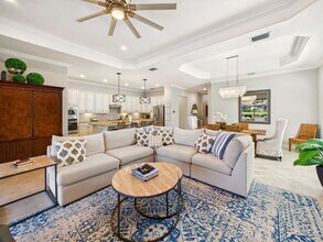 28100 Edenderry Ct in Bonita Springs, FL - Foto de edificio - Building Photo