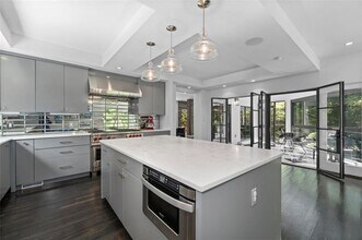 4 W Wesley Ridge in Atlanta, GA - Foto de edificio - Building Photo