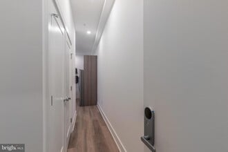 5545 Pulaski Ave, Unit UNIT 401 in Philadelphia, PA - Foto de edificio - Building Photo