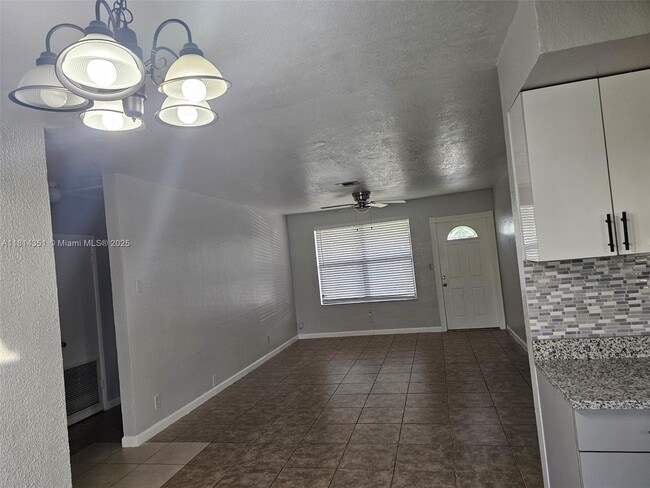 2431 Liberty St in Hollywood, FL - Building Photo - Building Photo
