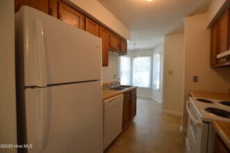 1955 Rolling Ridge Dr in Jacksonville, NC - Building Photo - Building Photo