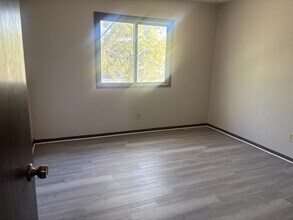 1520 Oak Ridge Ln SE in Cedar Rapids, IA - Building Photo - Building Photo