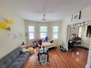 31 Electric Ave, Unit 1 in Somerville, MA - Building Photo - Building Photo