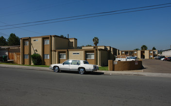 Sunshine Villas in El Cajon, CA - Building Photo - Building Photo