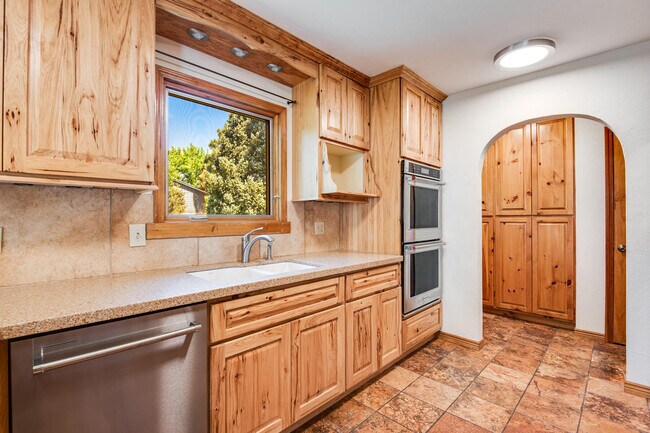 5240 Sun Dial Pl in Boulder, CO - Building Photo - Building Photo