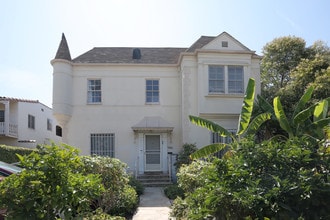 Holt Villas in Los Angeles, CA - Foto de edificio - Building Photo