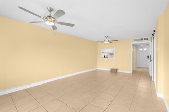 9441 Live Oak Pl, Unit 304 in Davie, FL - Building Photo - Building Photo