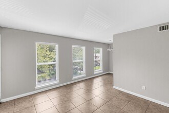 South Hill - Five Points in Birmingham, AL - Building Photo - Interior Photo
