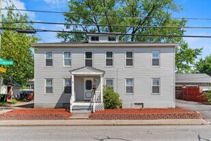 28 S Beech St in Manchester, NH - Building Photo