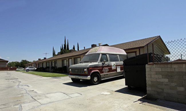 9061 Juniper Ave in Fontana, CA - Building Photo - Building Photo