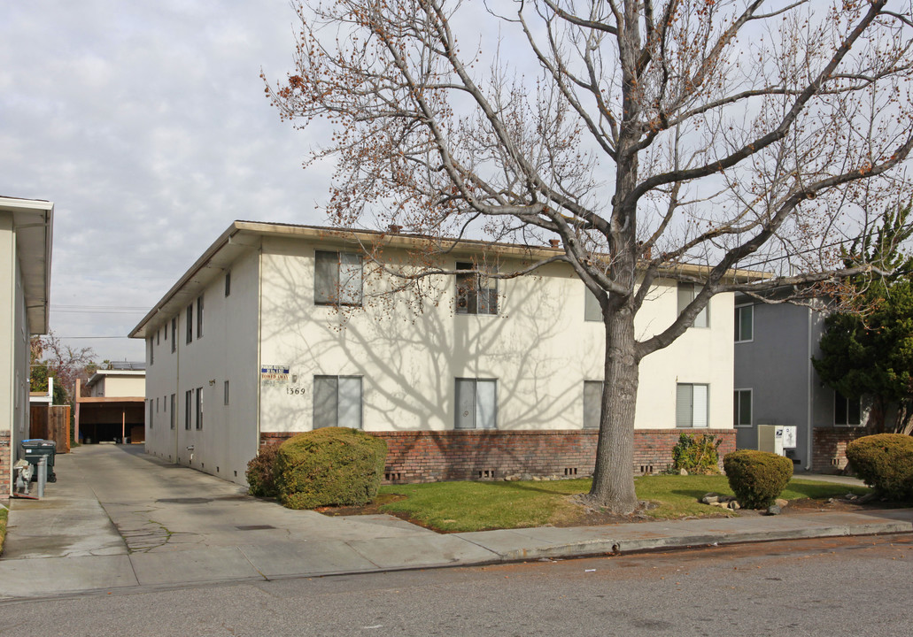 1369 Reeve St in Santa Clara, CA - Foto de edificio