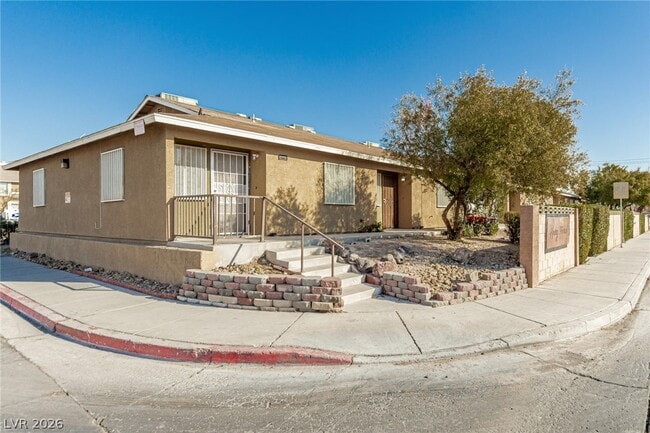 3873 Soda Springs Dr in Las Vegas, NV - Building Photo - Building Photo