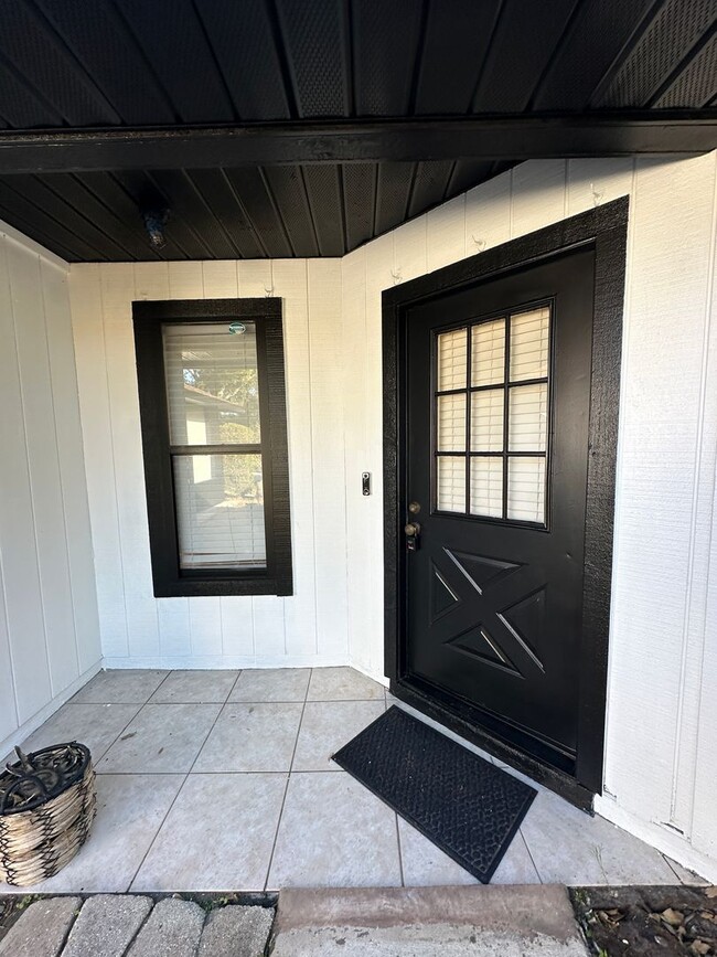 9823 Balmoral Cir in Orlando, FL - Building Photo - Building Photo