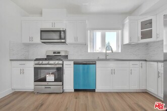 1015 Wilton Pl in Los Angeles, CA - Building Photo - Building Photo