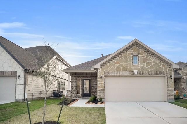 23215 Birmingham Grv Ln in Tomball, TX - Building Photo