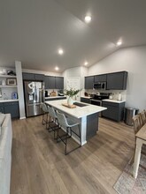 1910 SW Cooper Ave in Mountain Home, ID - Building Photo - Building Photo