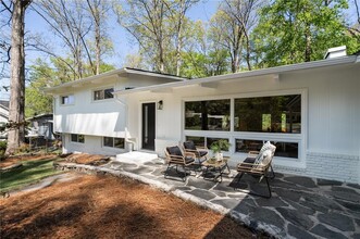 1690 Cotswold Dr NE in Atlanta, GA - Building Photo - Building Photo
