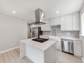 4925 Springview Rd in Charlotte, NC - Building Photo - Building Photo