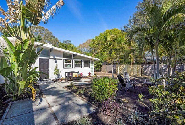 2213 Wason Rd in Sarasota, FL - Building Photo - Building Photo