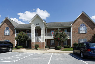 Trafalgar Square in Greenville, NC - Building Photo - Building Photo