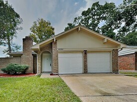 22311 Meadowgate Dr in Spring, TX - Building Photo