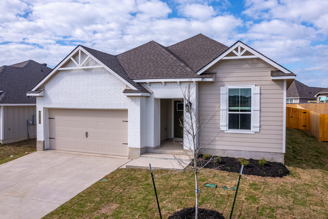 Ellis Place at Park Meadows in Lorena, TX - Building Photo