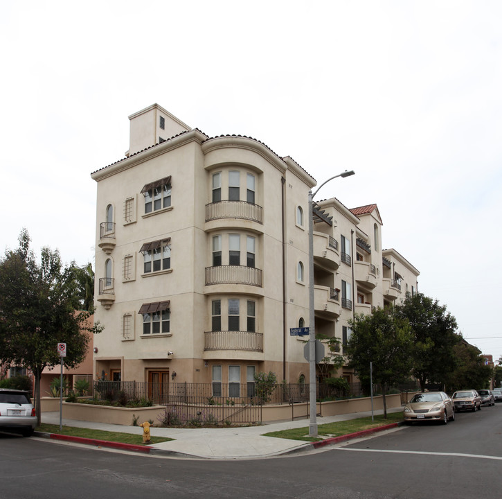 11612 Idaho Ave in Los Angeles, CA - Foto de edificio