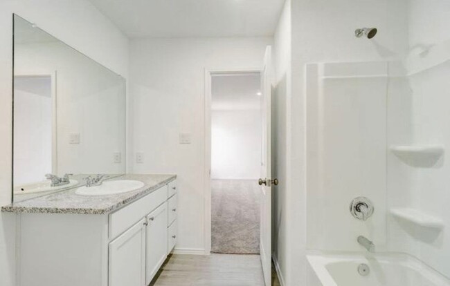 5221 Monarch Bnd in San Antonio, TX - Building Photo - Building Photo