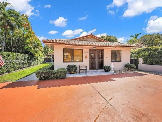 2540 SW 11th St in Miami, FL - Building Photo - Building Photo