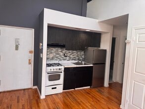 11315 76th Rd in Forest Hills, NY - Building Photo - Building Photo