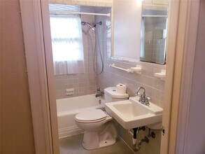 6556 St Moritz Ave in Dallas, TX - Building Photo - Building Photo