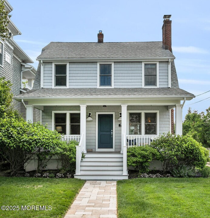 27 Waterman Ave in Rumson, NJ - Building Photo
