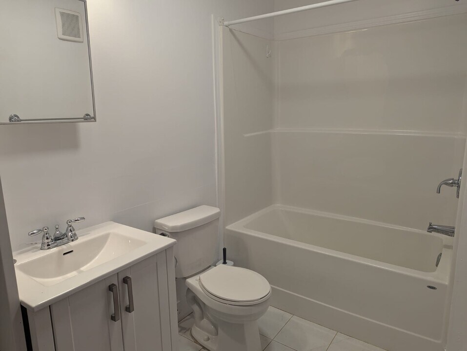 677 St Margarets Bay Rd in Halifax, NS - Building Photo