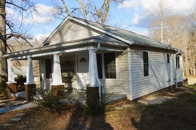 property at 1814 Mountain View Rd