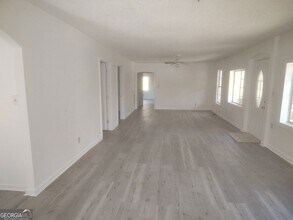 929 Bond Bridge Rd in Royston, GA - Foto de edificio - Building Photo