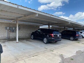 2004 Angus St, Unit D in Mission, TX - Foto de edificio - Building Photo