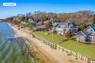 8 Bay Rd in Southampton, NY - Building Photo - Building Photo