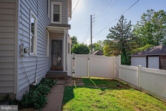 114 S 3rd St in Quakertown, PA - Building Photo - Building Photo
