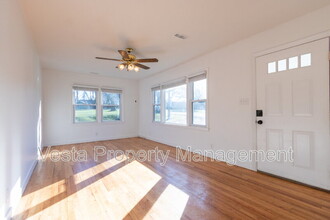 131 Moody Ave in Candler, NC - Building Photo - Building Photo